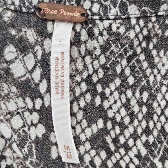 Free People Size Medium Modern Muse Snakeskin Python Detachable Tie Blouse Top - Picture 10 of 12